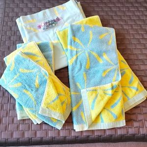 Crate&Barrel bath towel set blue & green reversible